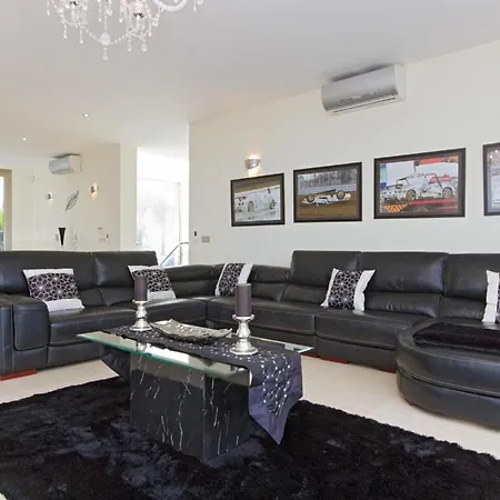Puerto Del Carmen Sleeps 8 Pool Air Con Wifi Вилла Пуэрто дель Кармен