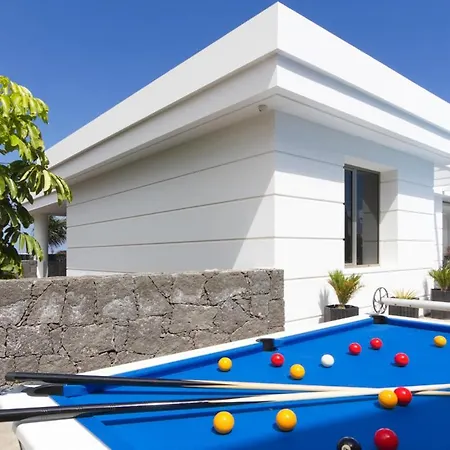 Puerto Del Carmen Sleeps 8 Pool Air Con Wifi فيلة