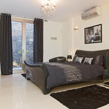 فيلة Puerto Del Carmen Sleeps 8 Pool Air Con Wifi