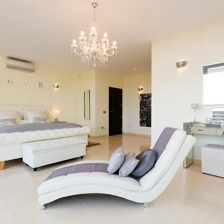 Puerto Del Carmen Sleeps 8 Pool Air Con Wifi Villa *