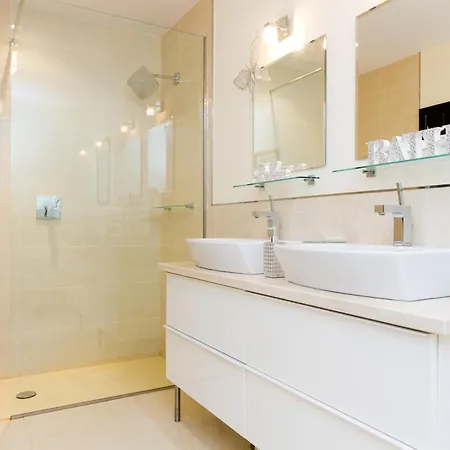 Puerto Del Carmen Sleeps 8 Pool Air Con Wifi Пуэрто дель Кармен